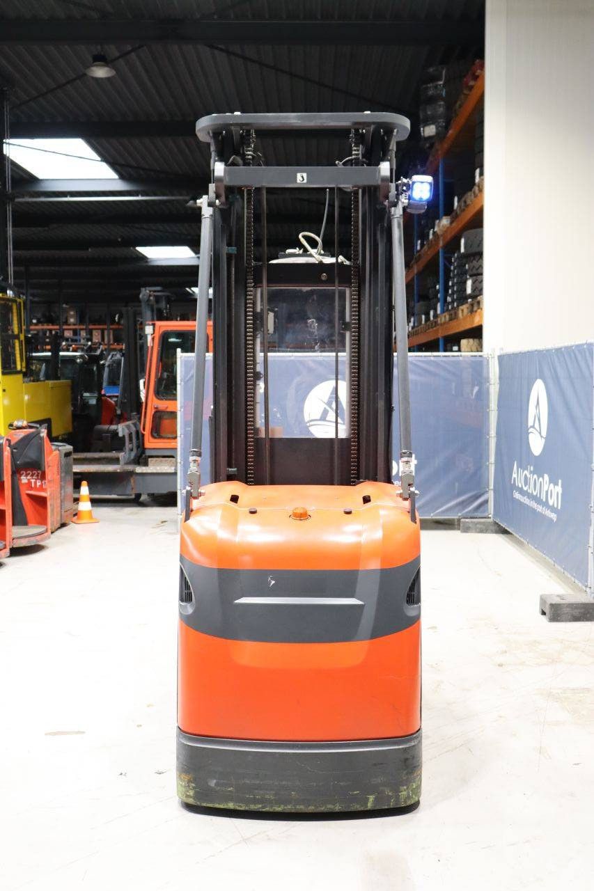 Linde V10-02 Electric Reach Truck 800kg 5.4m 2019
