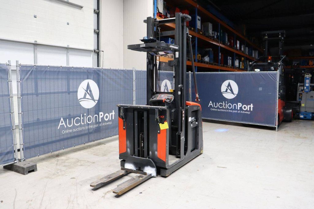 Linde V10-02 Electric Reach Truck 800kg 5.4m 2019