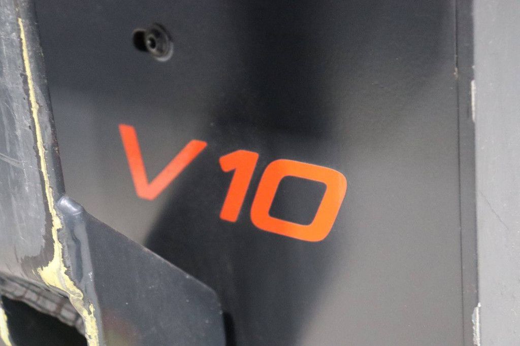 Linde V10-02 Electric Reach Truck 800kg 5.4m 2019