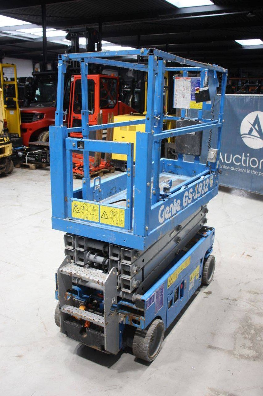 Scissor lift Genie GS-1932 Electric 7.8m 2016