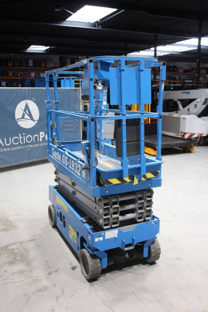 Scissor lift Genie GS-1932 Electric 7.8m 2016
