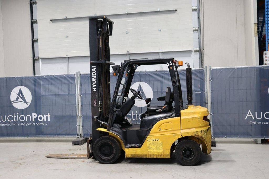 Forklift Hyundai 25D-9 Diesel 2330kg 5.0m 2017
