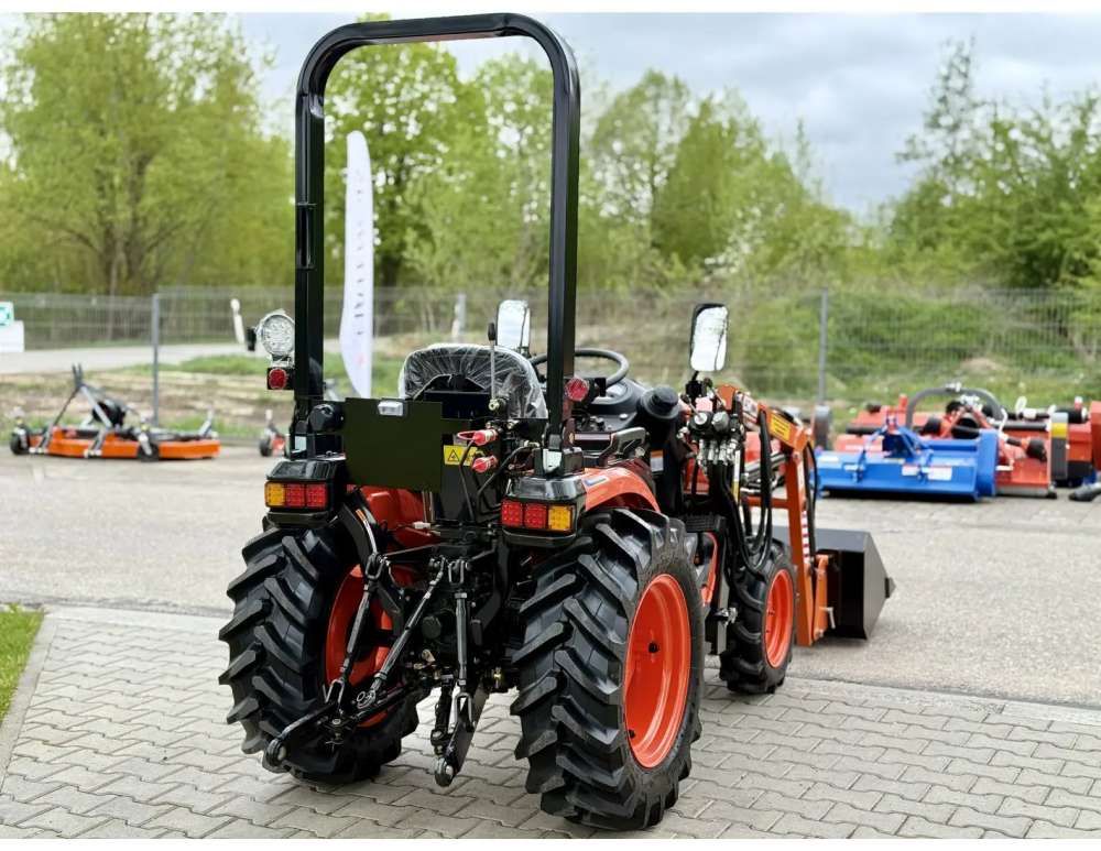 Hinomoto HM3030 NIEUW met voorlader al vanaf €180,00 per maand