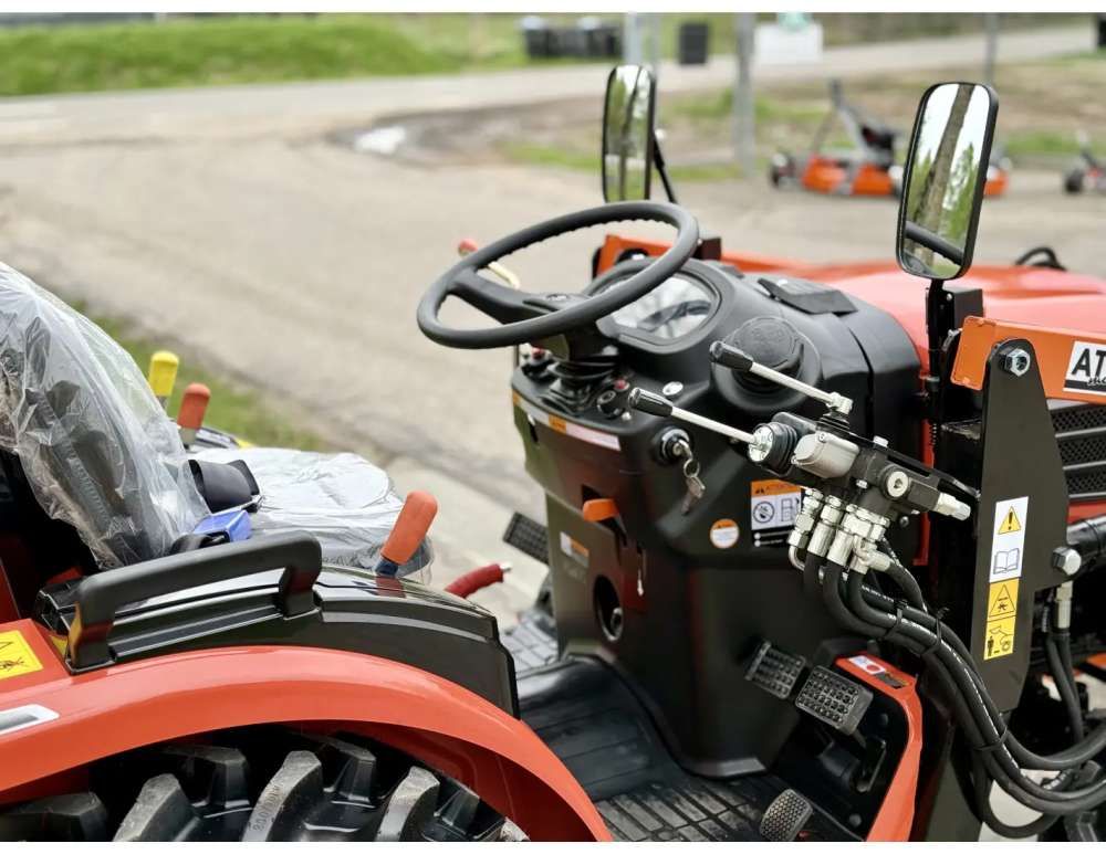 Hinomoto HM3030 NIEUW met voorlader al vanaf €180,00 per maand