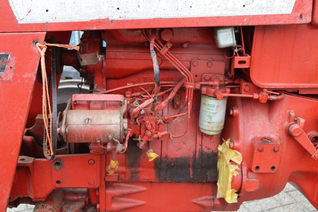 International 523 Diesel Tractor 1966 with Parts