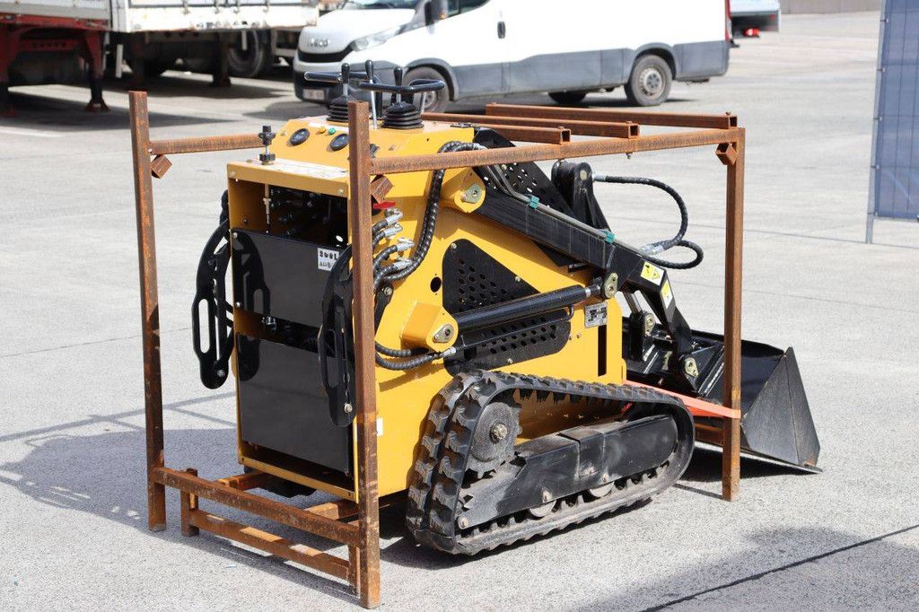 Delano T360 Skid Steer Loader Petrol 18hp 700kg 2026 New