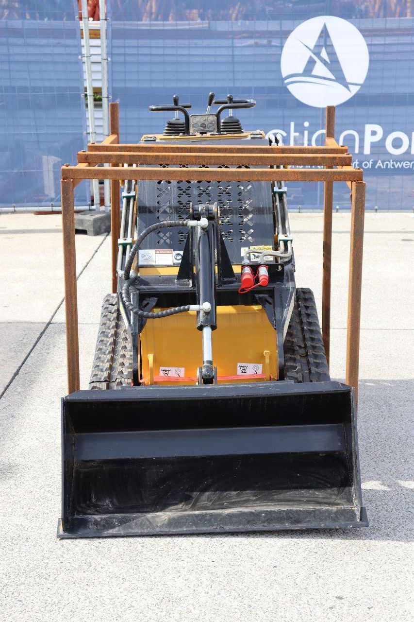 Delano T360 Skid Steer Loader Petrol 18hp 700kg 2026 New
