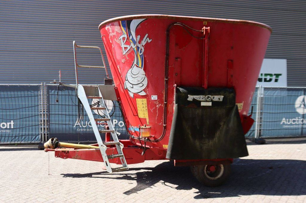 Feed mixer Peecon VMF 130 2012