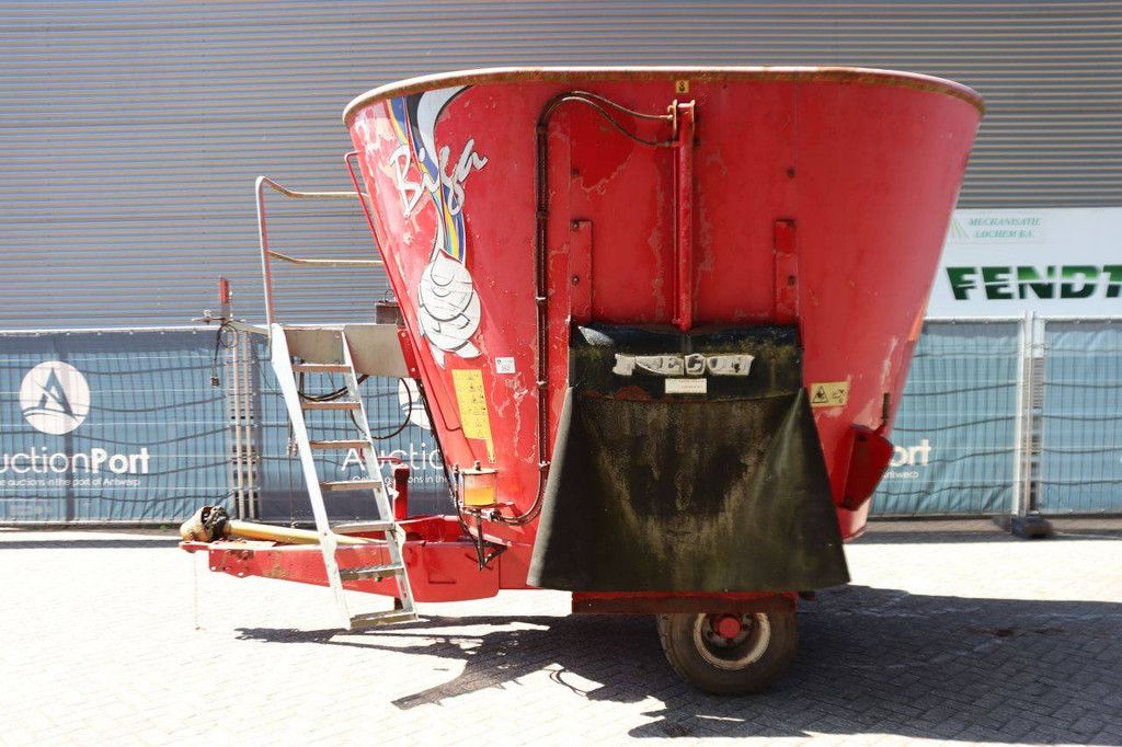 Feed mixer Peecon VMF 130 2012