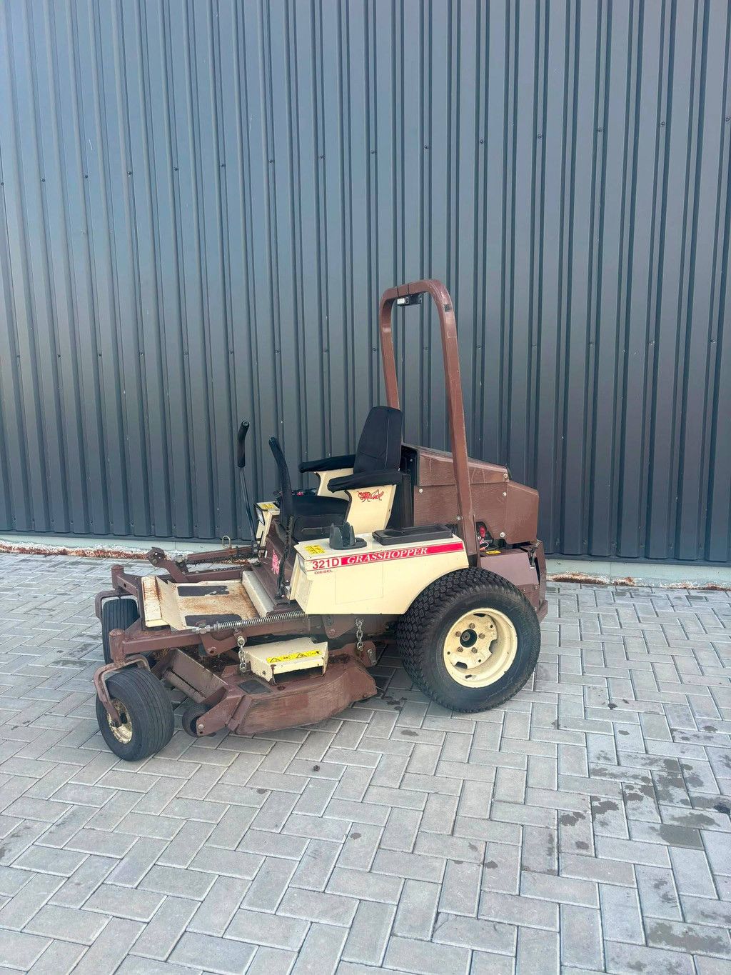 Ride-on mower Grasshopper 312D-52 Diesel 2009