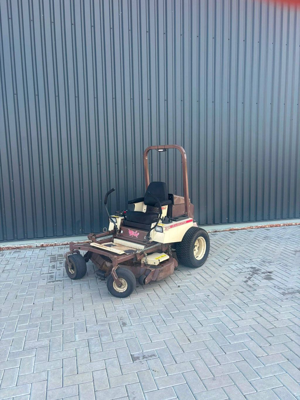 Ride-on mower Grasshopper 312D-52 Diesel 2009