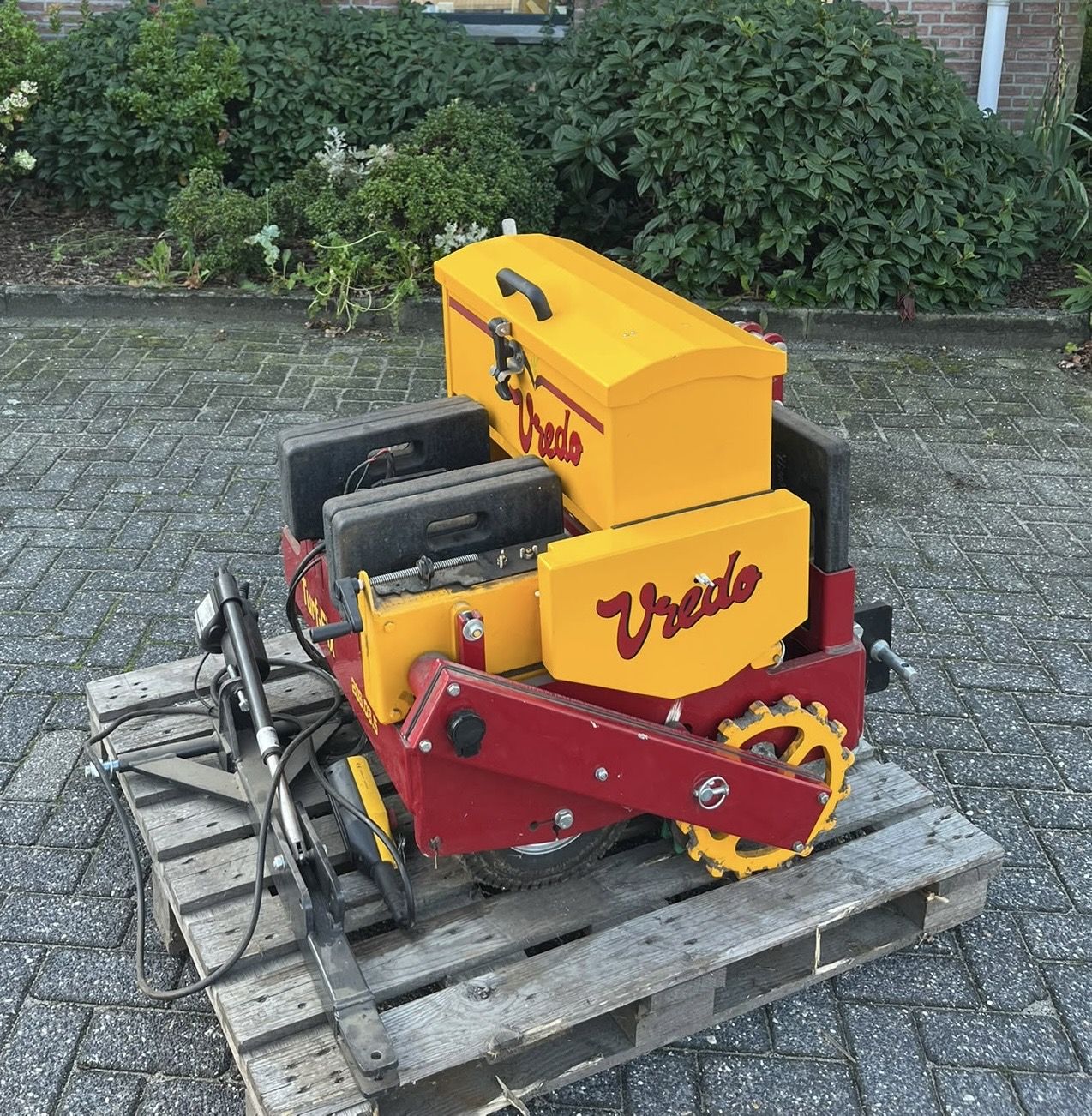 Vredo turf fix 63 cm doorzaaimachine tuin en park bj 2022