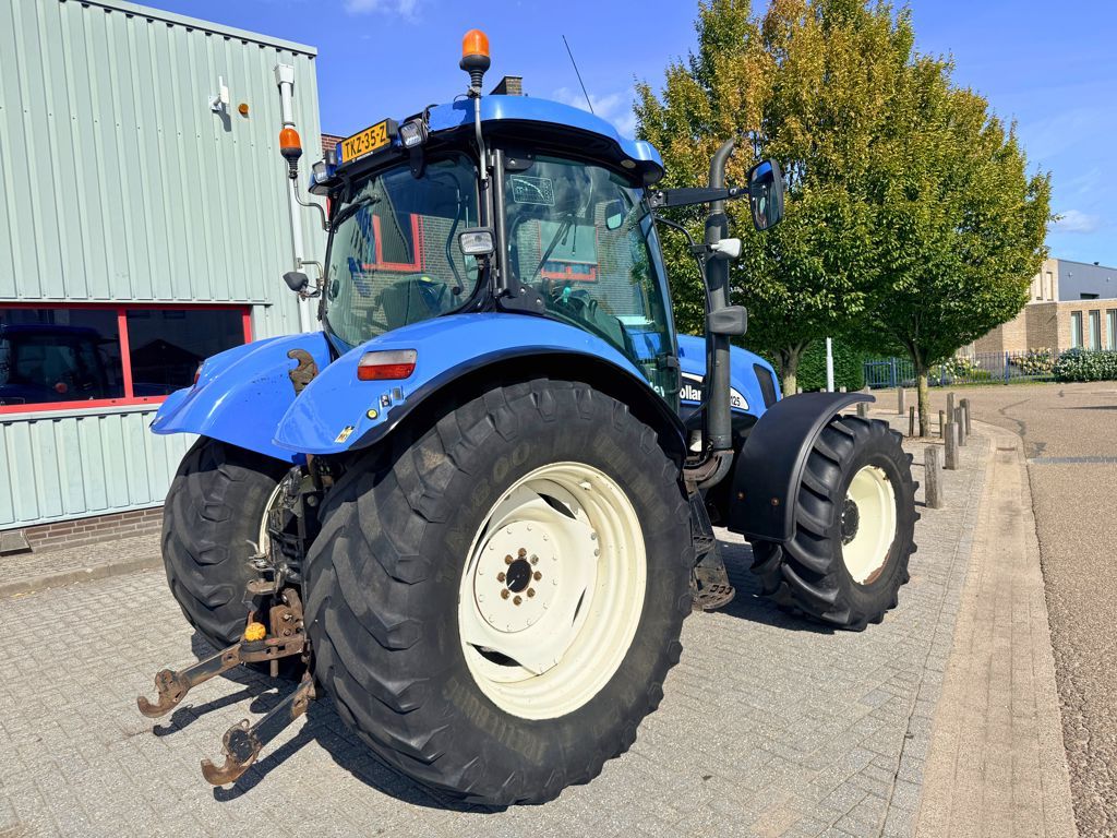 New Holland TS125A