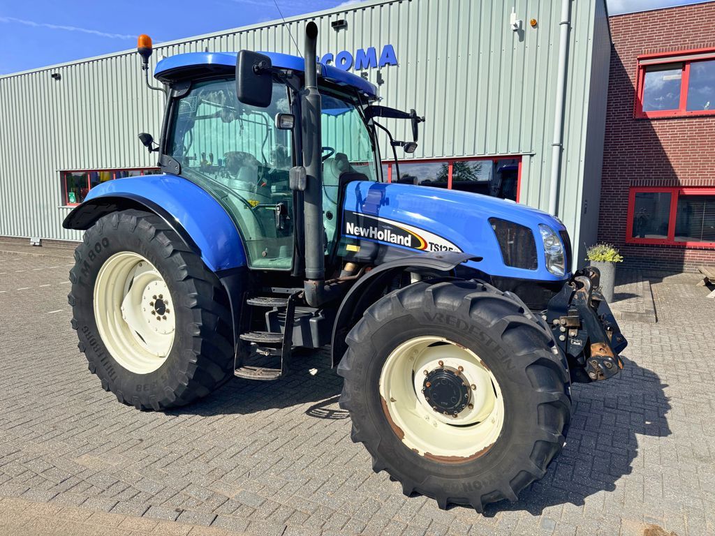 New Holland TS125A