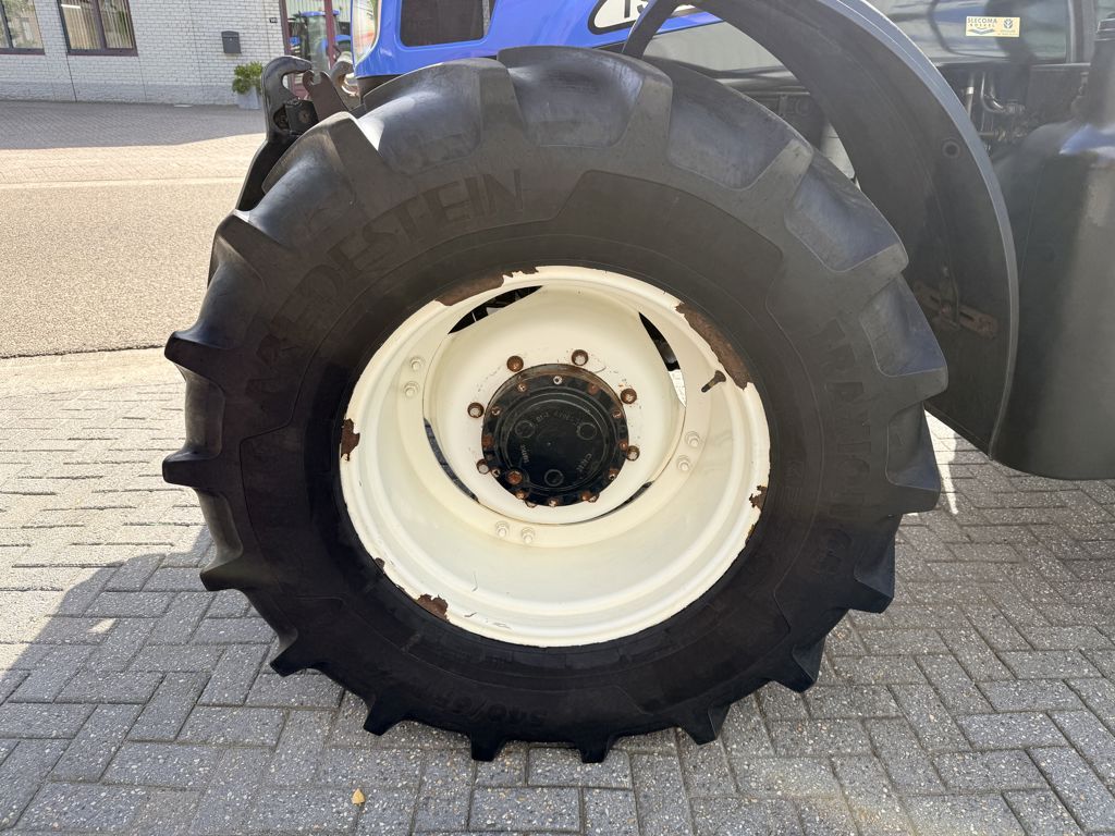 New Holland TS125A