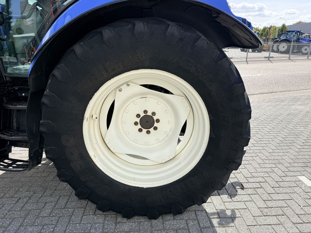 New Holland TS125A