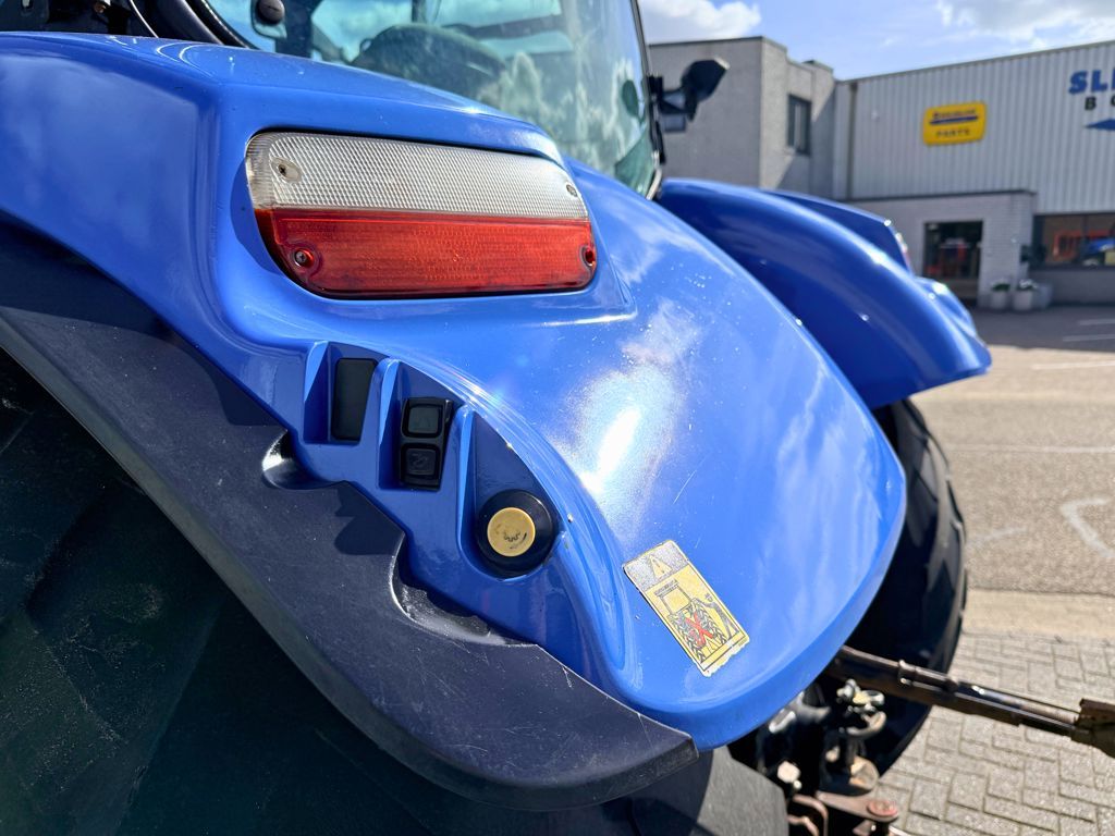 New Holland TS125A