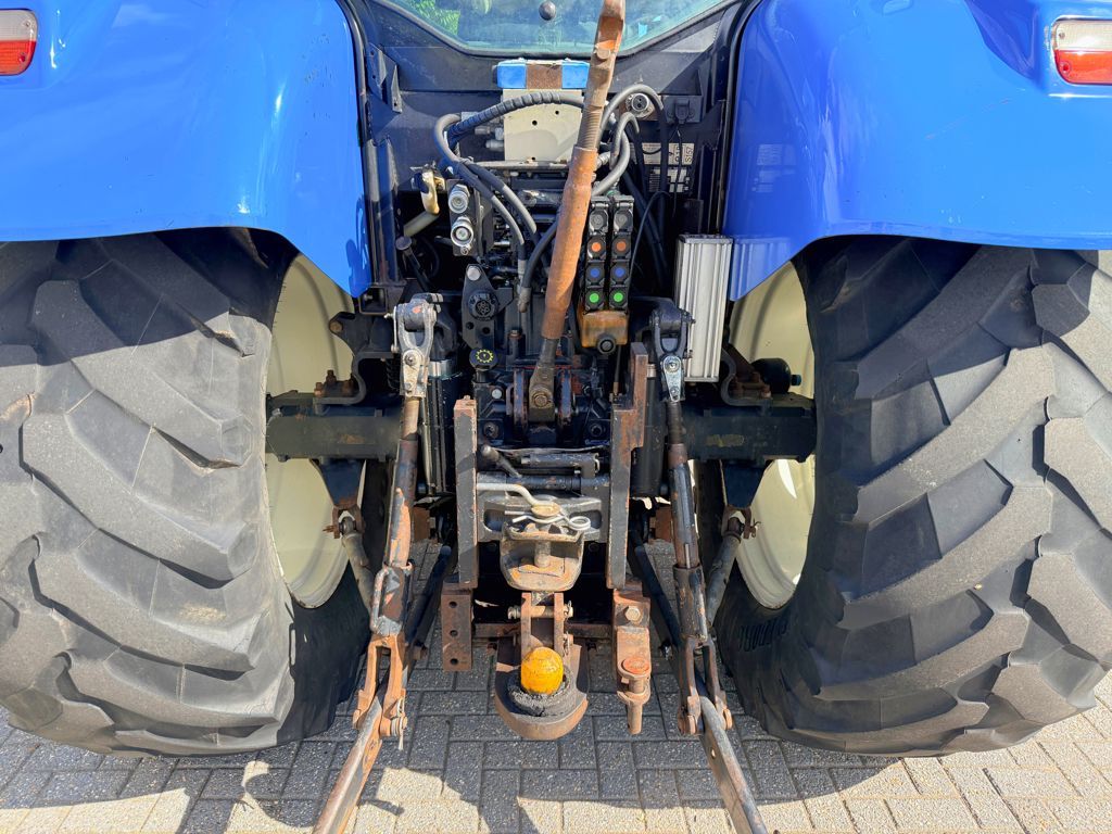 New Holland TS125A