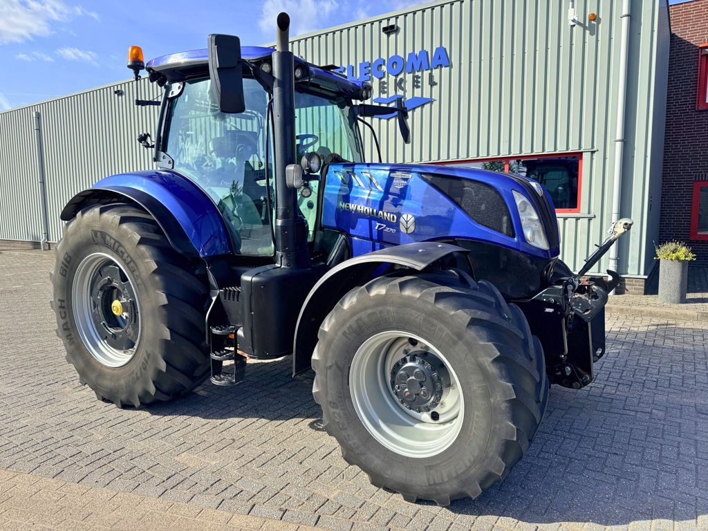 New Holland T7.270AC Stage V Blue Power