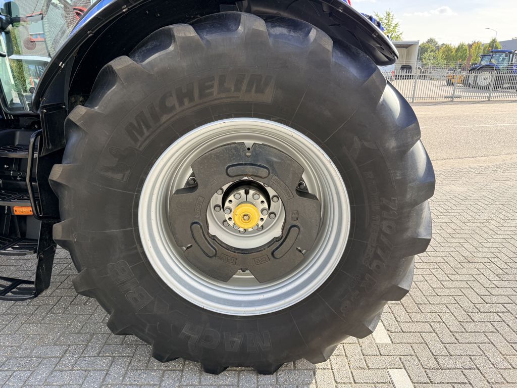 New Holland T7.270AC Stage V Blue Power