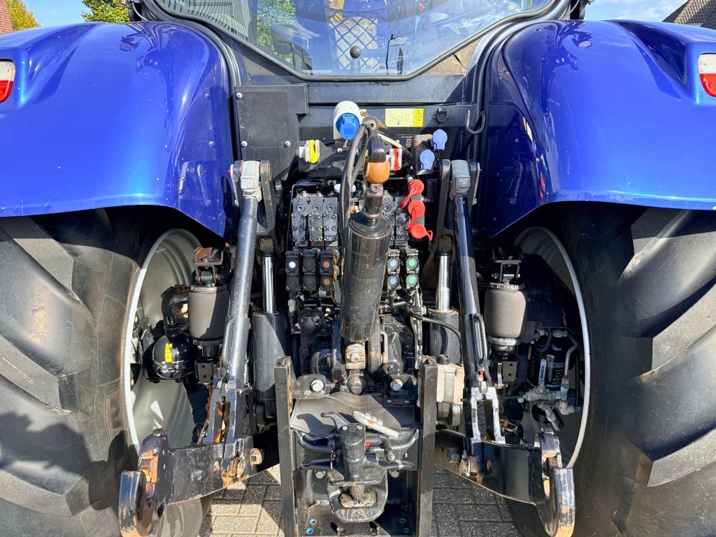 New Holland T7.270AC Stage V Blue Power