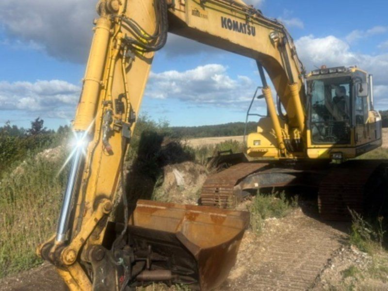 Komatsu PC240LC-11 MED LEICA 2D STYRING. CENTRALSMØRING