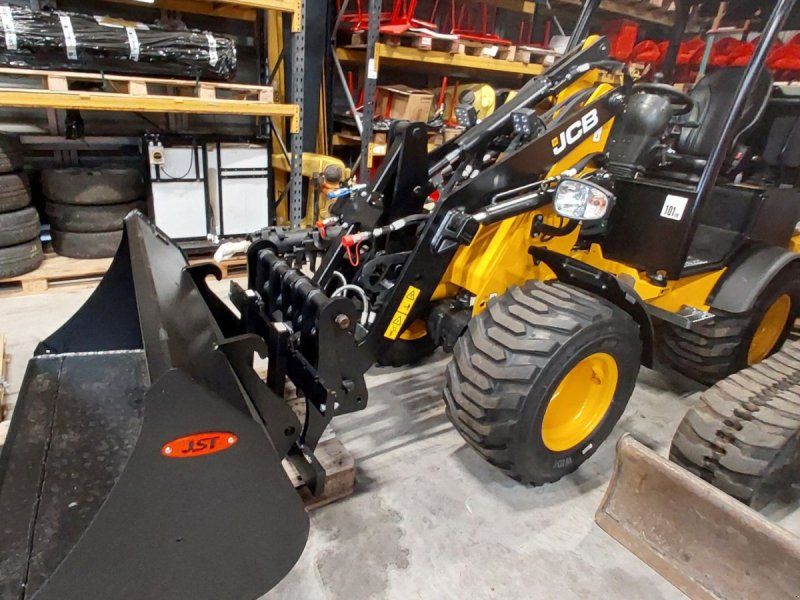 JCB 403 Plus Agri