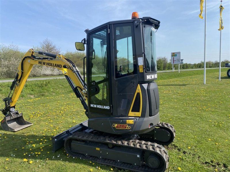 New Holland E25D