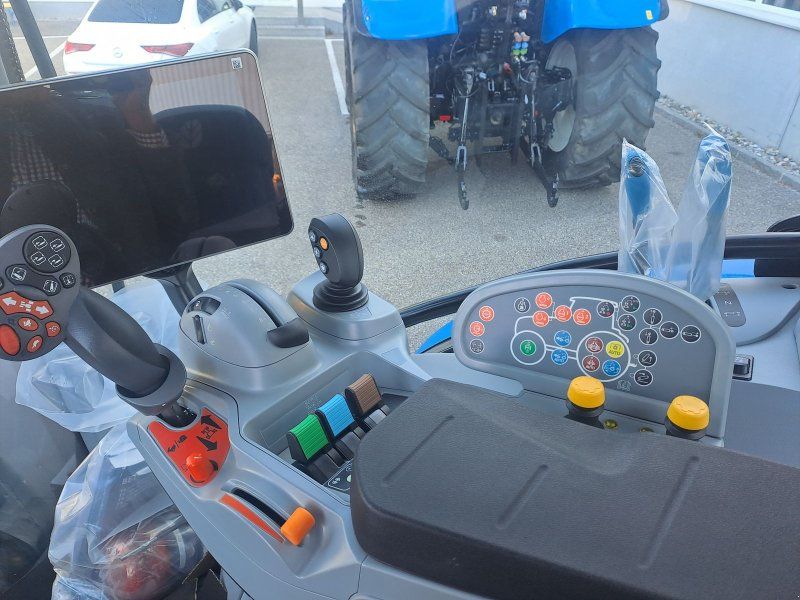 New Holland T5.110 Auto Command (Stage V)