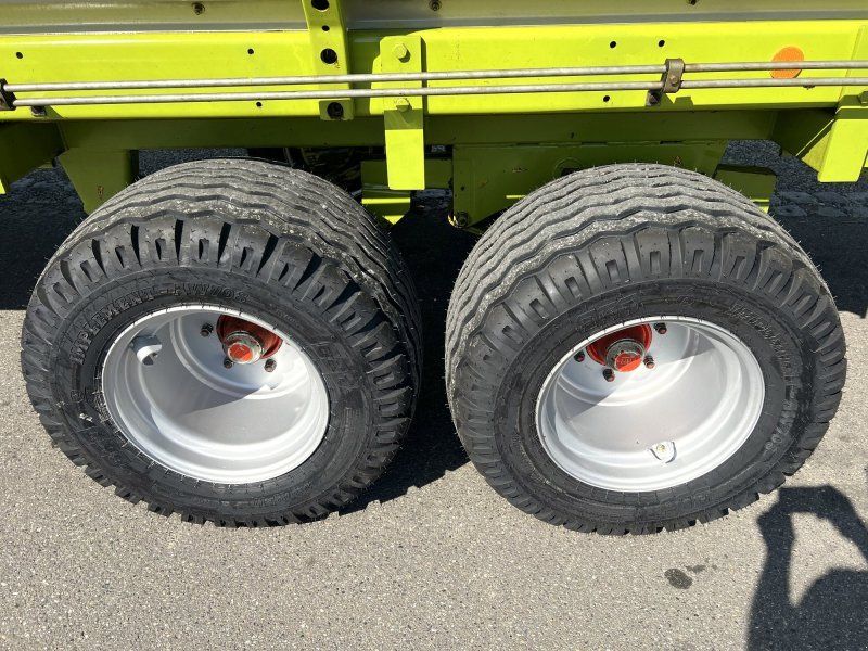 Claas Sprint 445 K ein groß-volumiger Schwingen-Ladewagen mit neuen