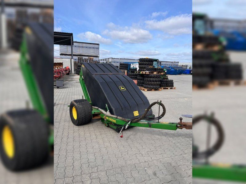 John Deere TC125