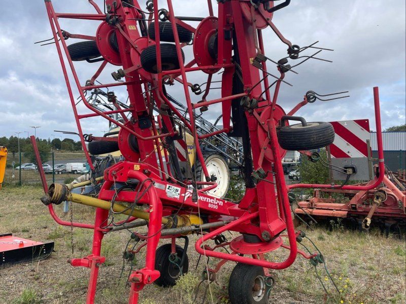 Kverneland Faneuse KV8090 .