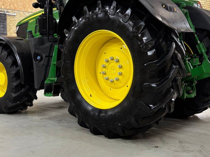 John Deere 6250R