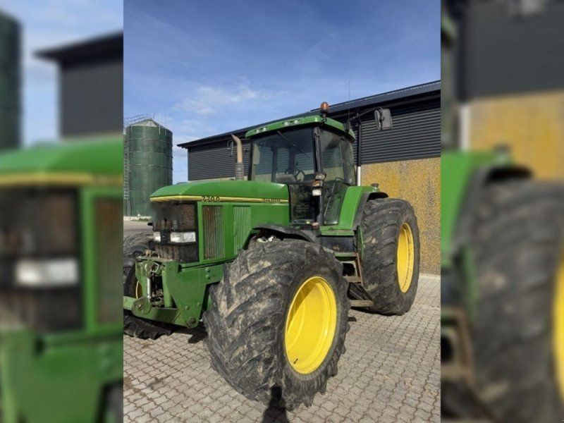 John Deere 7700