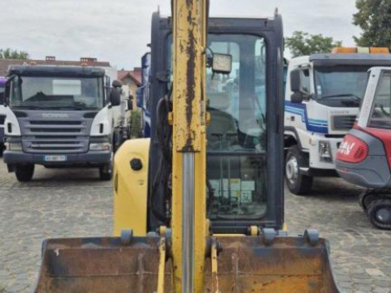 Komatsu PC26MR-3