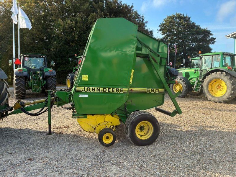 John Deere 590