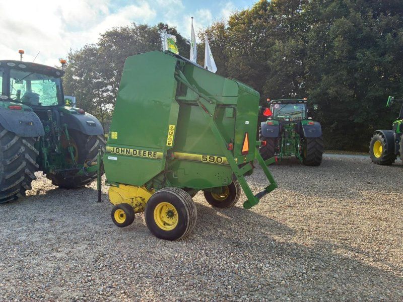 John Deere 590