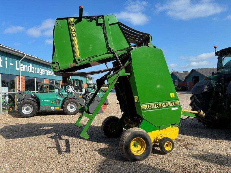 John Deere 590