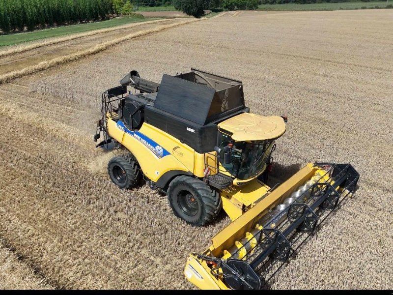 New Holland CR 8.80