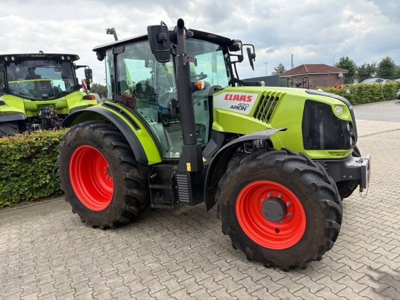 Claas Arion 420