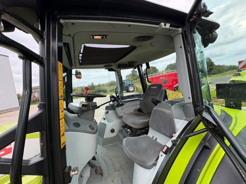 Claas Arion 420