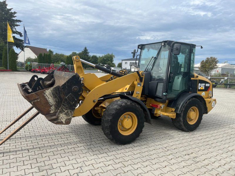 Cat 906 M