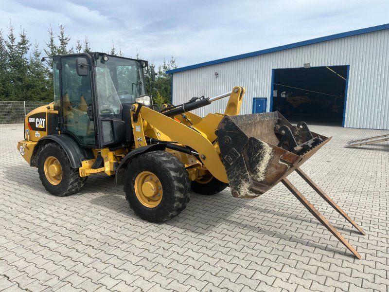 Cat 906 M
