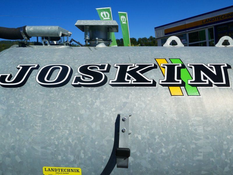 Joskin Alpina 2 6000 S + Vogelsang UniSpread 7,5 m