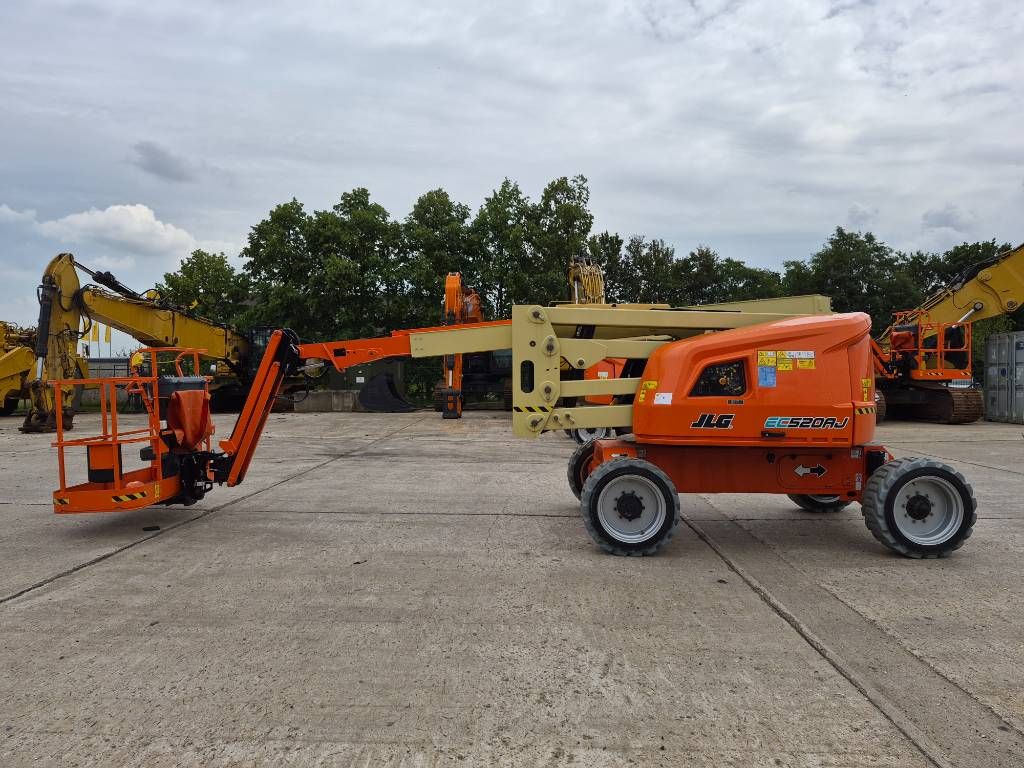 JLG 520AJ (2 units available)