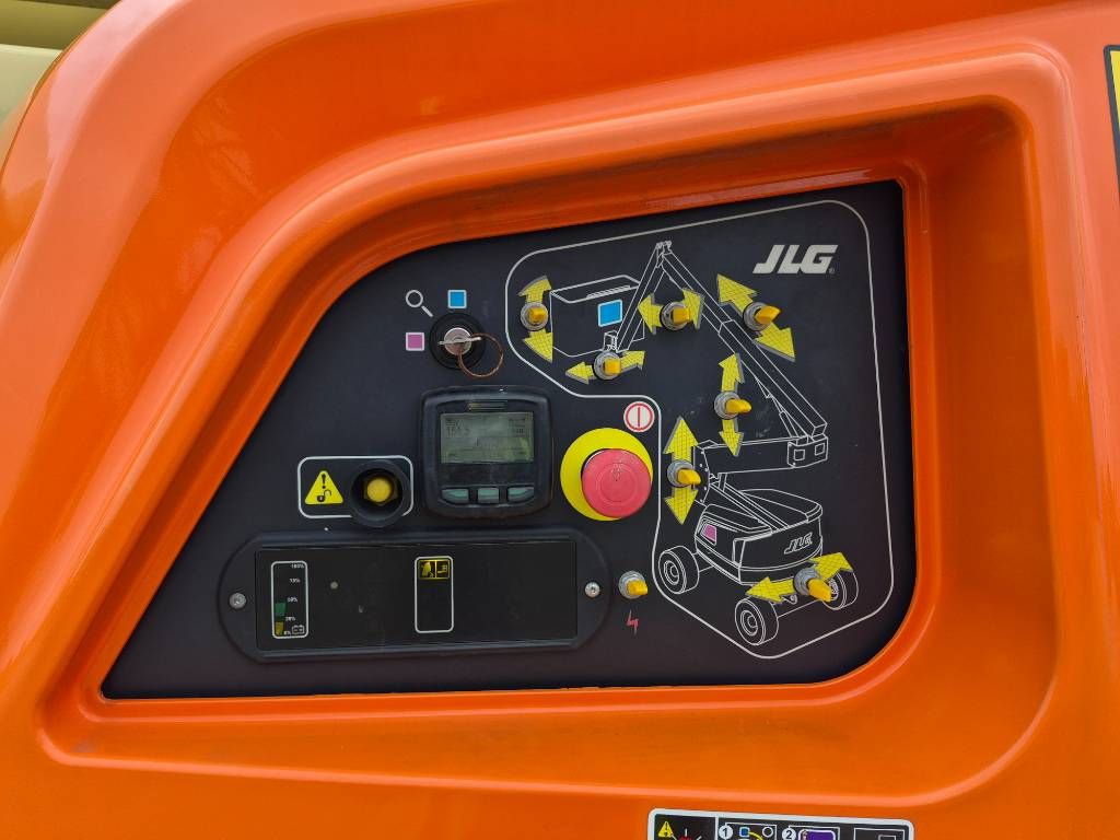 JLG 520AJ (2 units available)