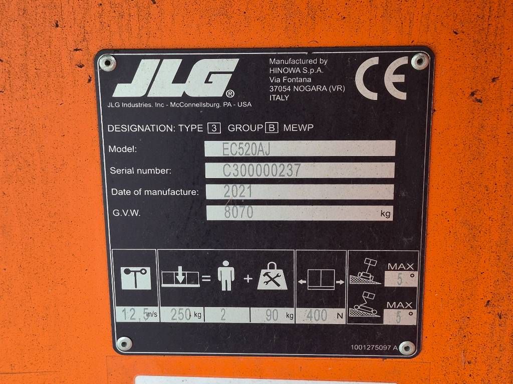 JLG 520AJ (2 units available)