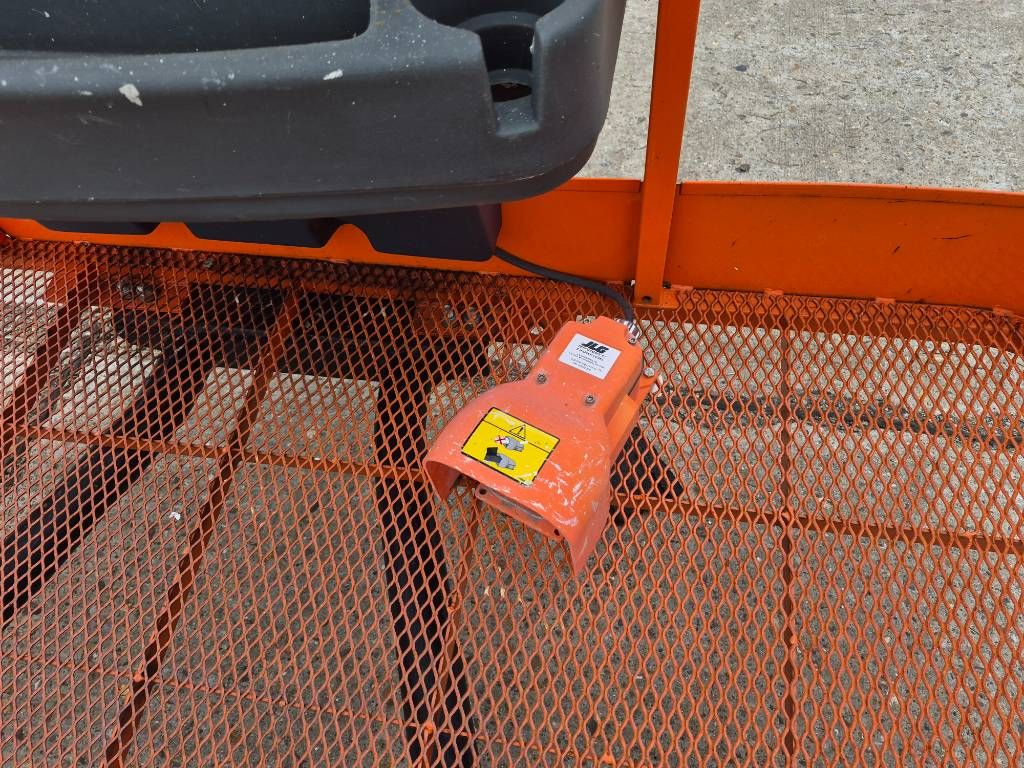 JLG 520AJ (2 units available)