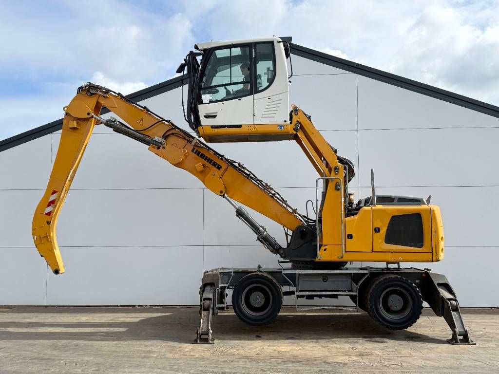 Liebherr LH22 - Tilting Cab / Auto Greasing / Camera