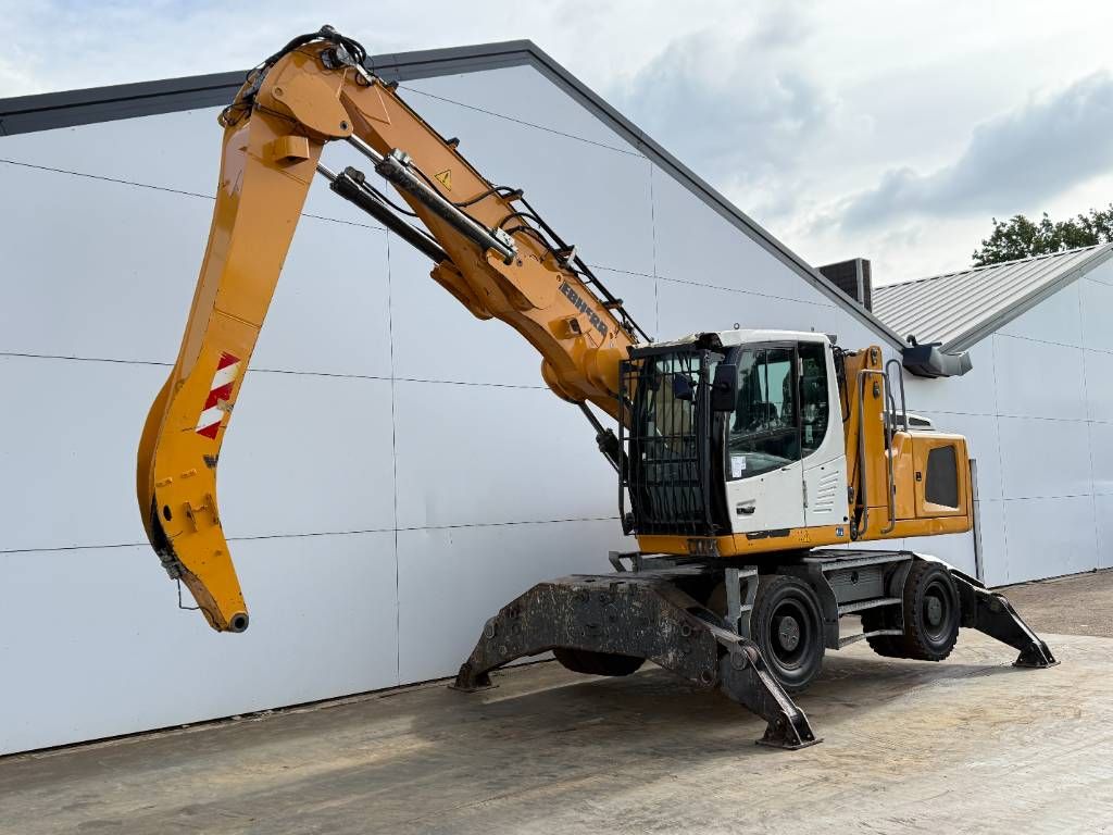 Liebherr LH22 - Tilting Cab / Auto Greasing / Camera